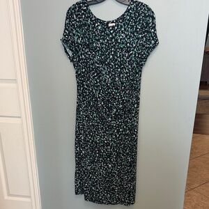 Elegant Green and Black Patterned Dress
